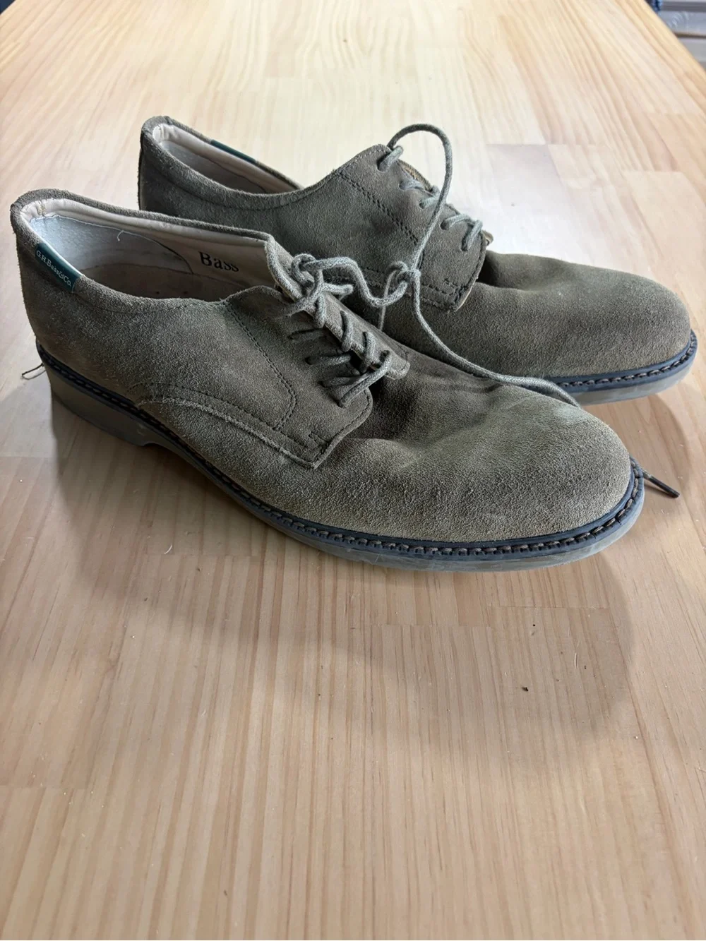 G.H. Bass & Co. Olive Suede Men’s Chukka Boots A6